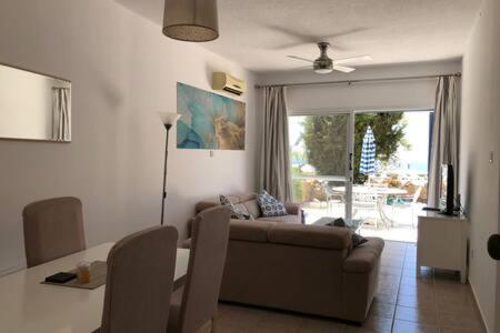 Kings Palace - Superb 2 Bed Ground Floor Apartment Paphos Exterior foto