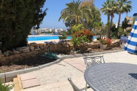 Kings Palace - Superb 2 Bed Ground Floor Apartment Paphos Exterior foto